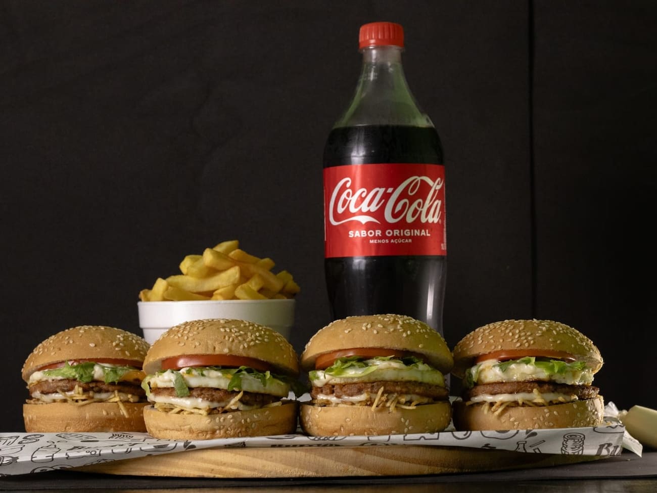 Combo Família: 4 Egg Burguer + 1 Batata Grande + 1 Coca 1l Grátis