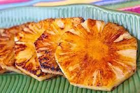 ABACAXI ASSADO INTEIRO