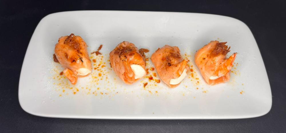  TATAKI CAMARÃO E SALMÃO CARAMELIZADO